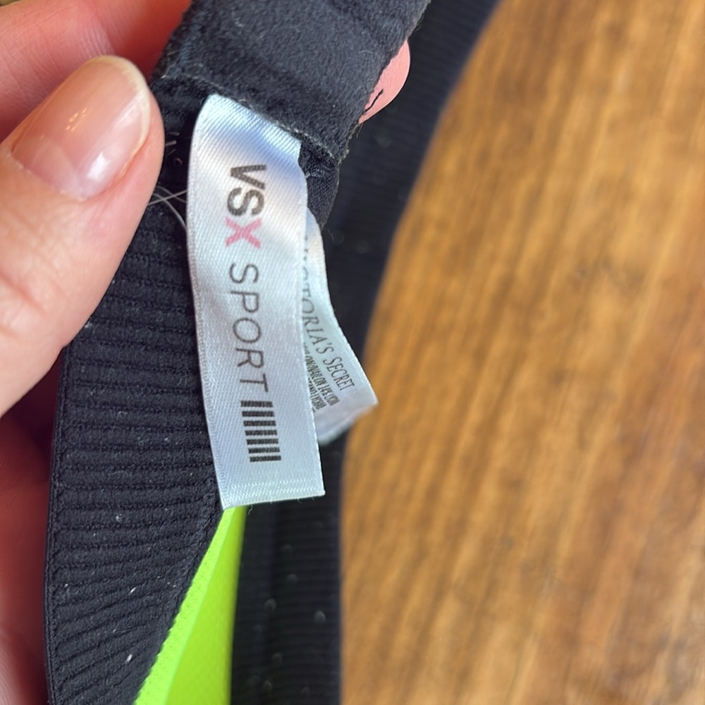 Victoria’s Secret Sport Bra - Picture 4 of 4